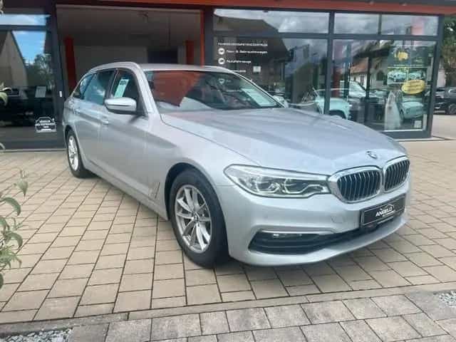 BMW 520 d Touring*LED*Kamera*AHK*Head up* El. Sitze* 08/2018-photo-3