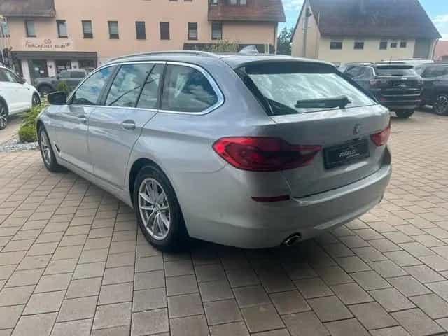 BMW 520 d Touring*LED*Kamera*AHK*Head up* El. Sitze* 08/2018-photo-7