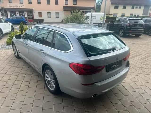 BMW 520 d Touring*LED*Kamera*AHK*Head up* El. Sitze* 08/2018-photo-8