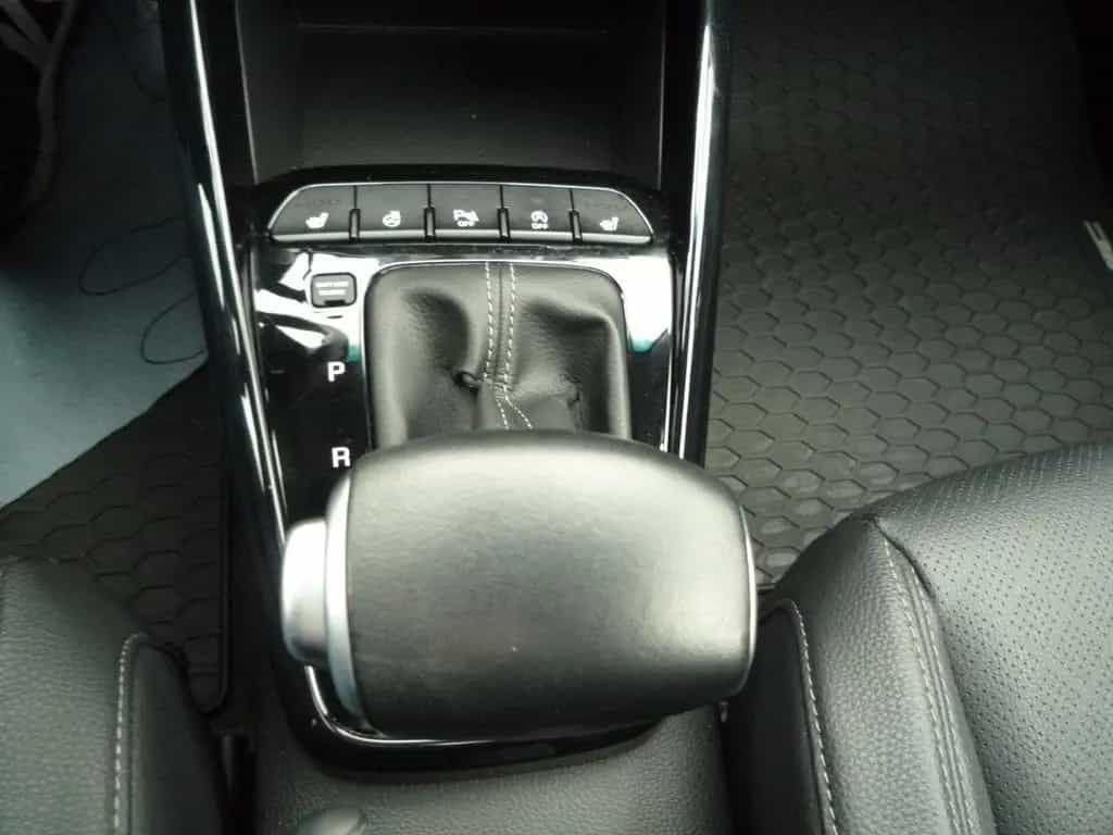 Kia Stonic Platinum Edition 11/2019-photo-6