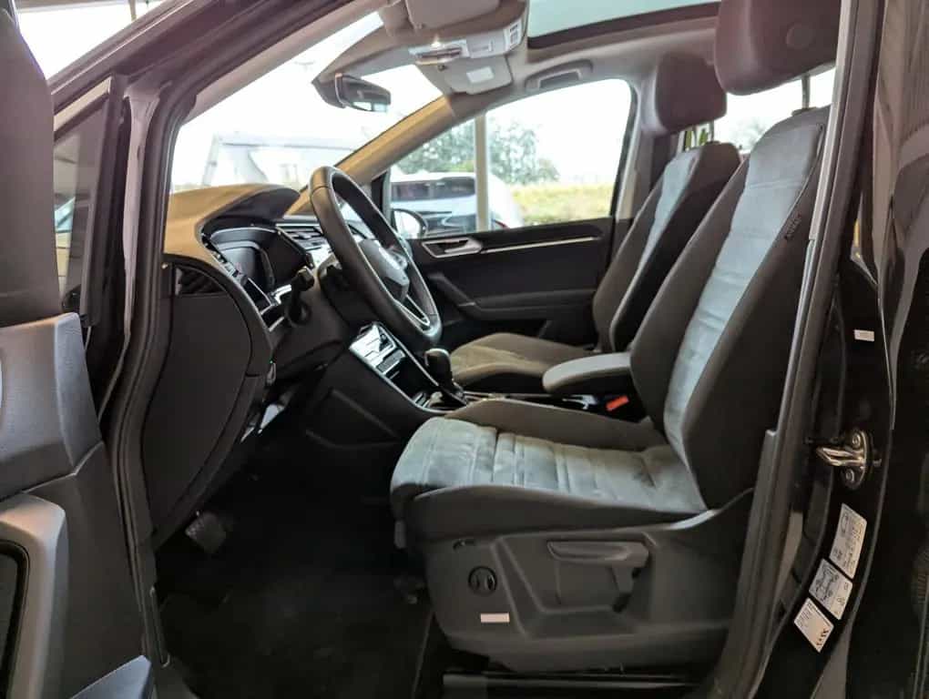 Volkswagen Touran 2.0 DSG R-Line High. Pano 7-Si IQ.Dri AHK 07/2025-photo-11