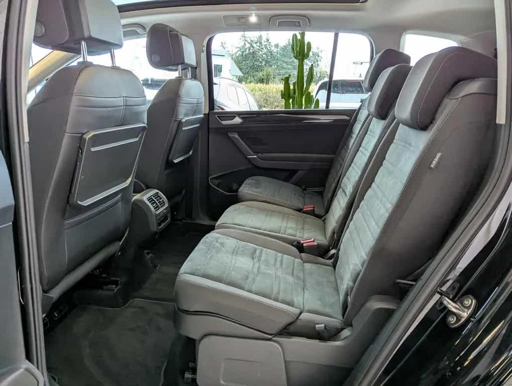Volkswagen Touran 2.0 DSG R-Line High. Pano 7-Si IQ.Dri AHK 07/2025-photo-12