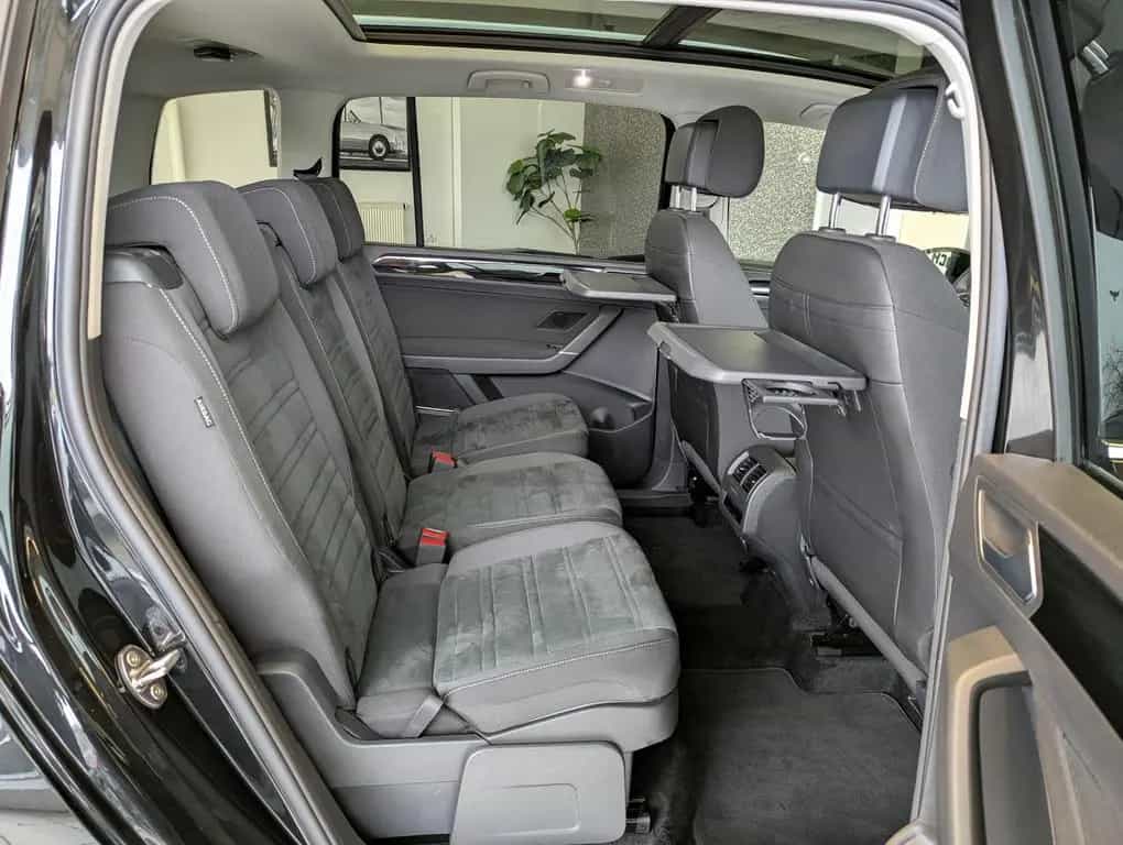 Volkswagen Touran 2.0 DSG R-Line High. Pano 7-Si IQ.Dri AHK 07/2025-photo-15