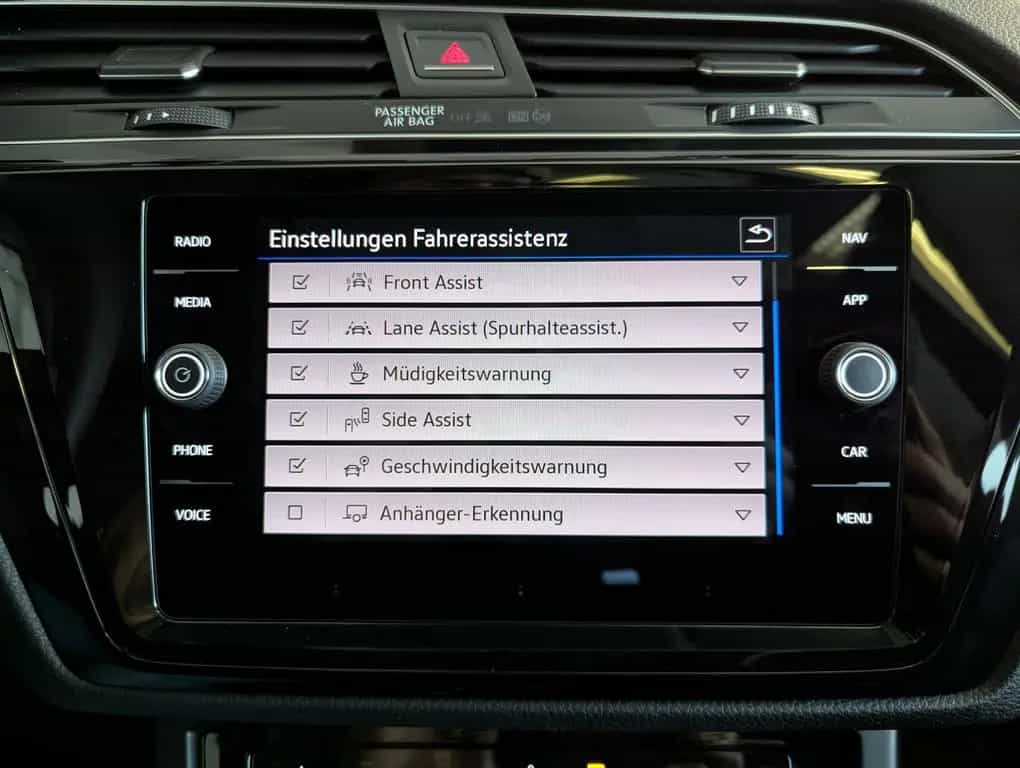 Volkswagen Touran 2.0 DSG R-Line High. Pano 7-Si IQ.Dri AHK 07/2025-photo-34