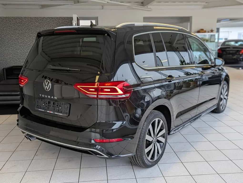 Volkswagen Touran 2.0 DSG R-Line High. Pano 7-Si IQ.Dri AHK 07/2025-photo-6