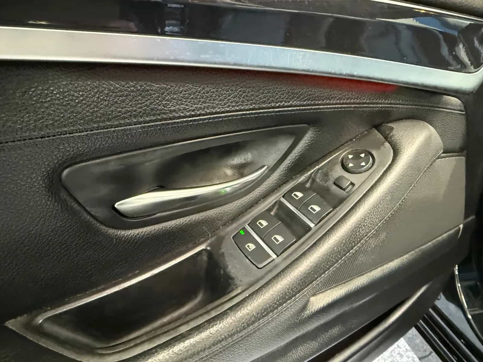 BMW 5 Series 12/2015-photo-12