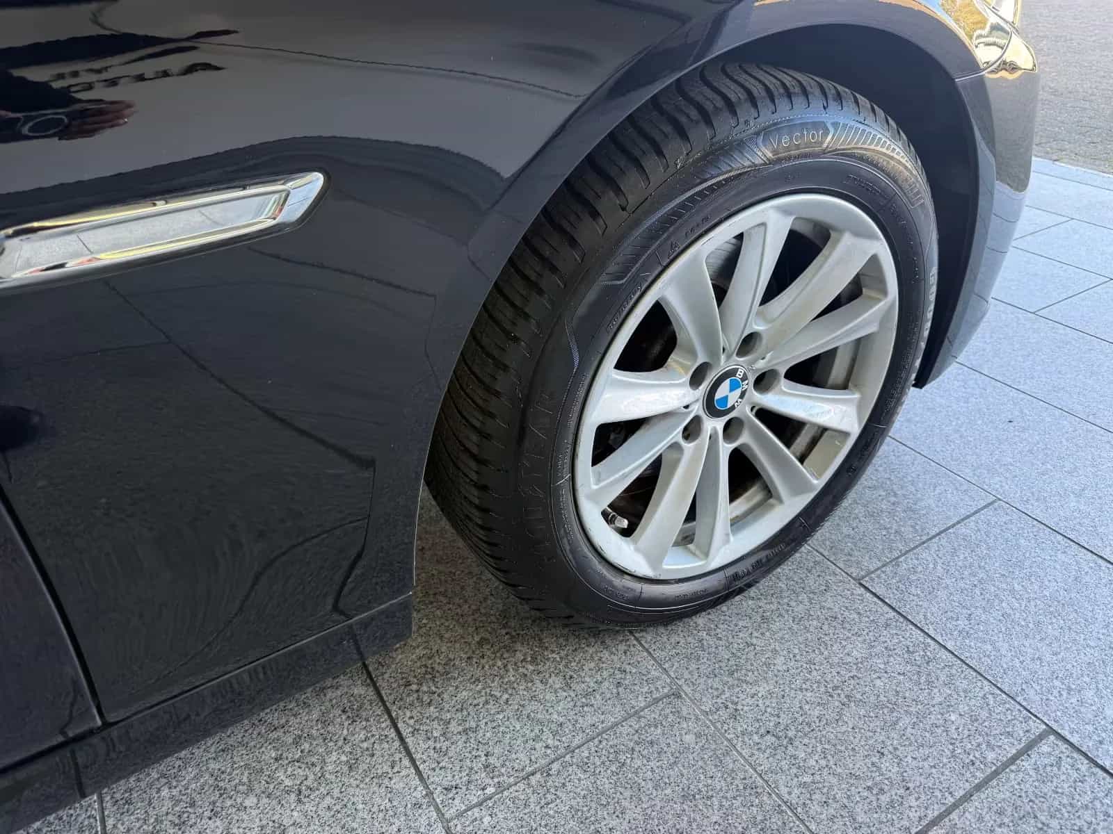 BMW 5 Series 12/2015-photo-25