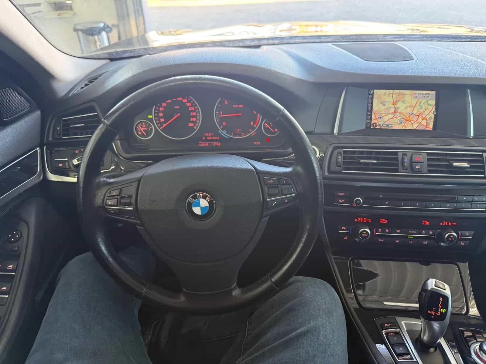 BMW 5 Series 12/2015-photo-27