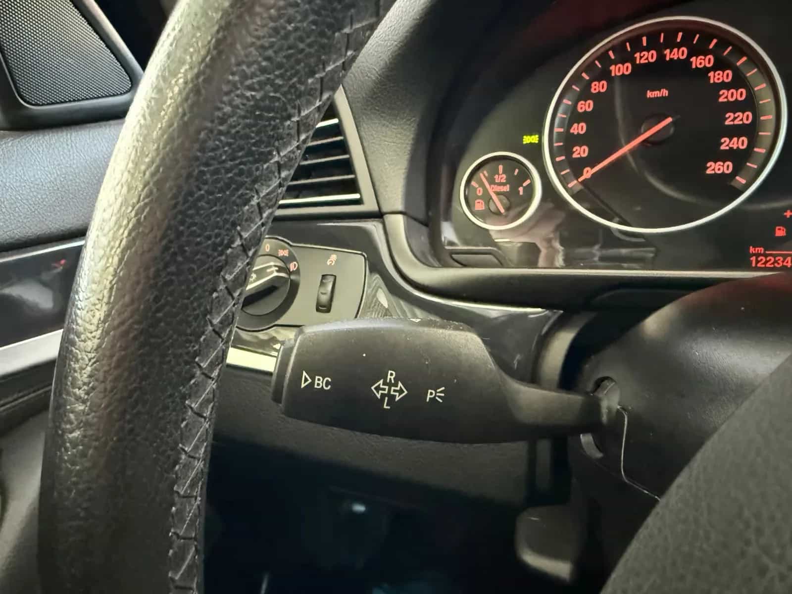 BMW 5 Series 12/2015-photo-31