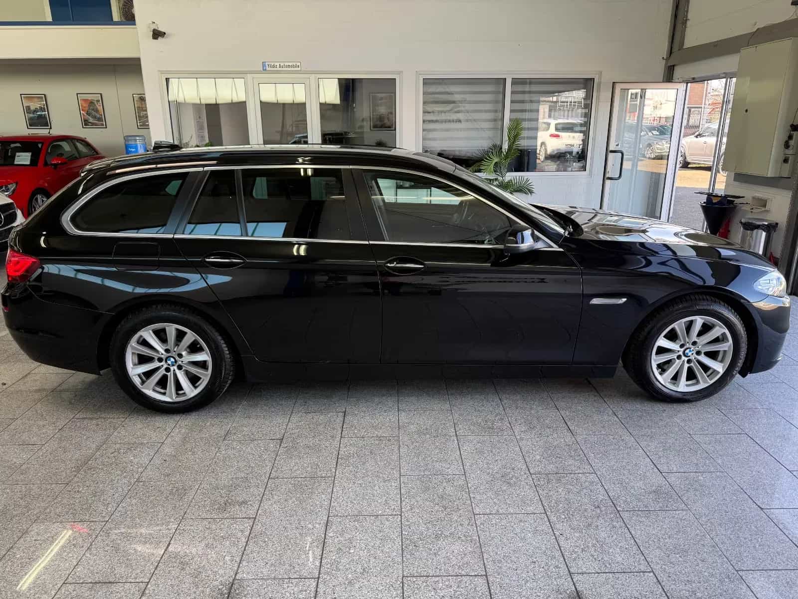 BMW 5 Series 12/2015-photo-5