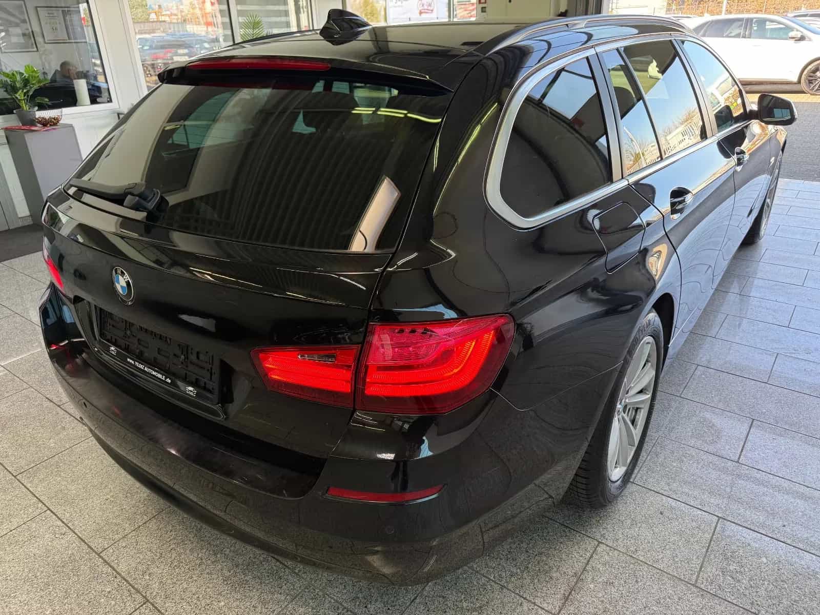 BMW 5 Series 12/2015-photo-6
