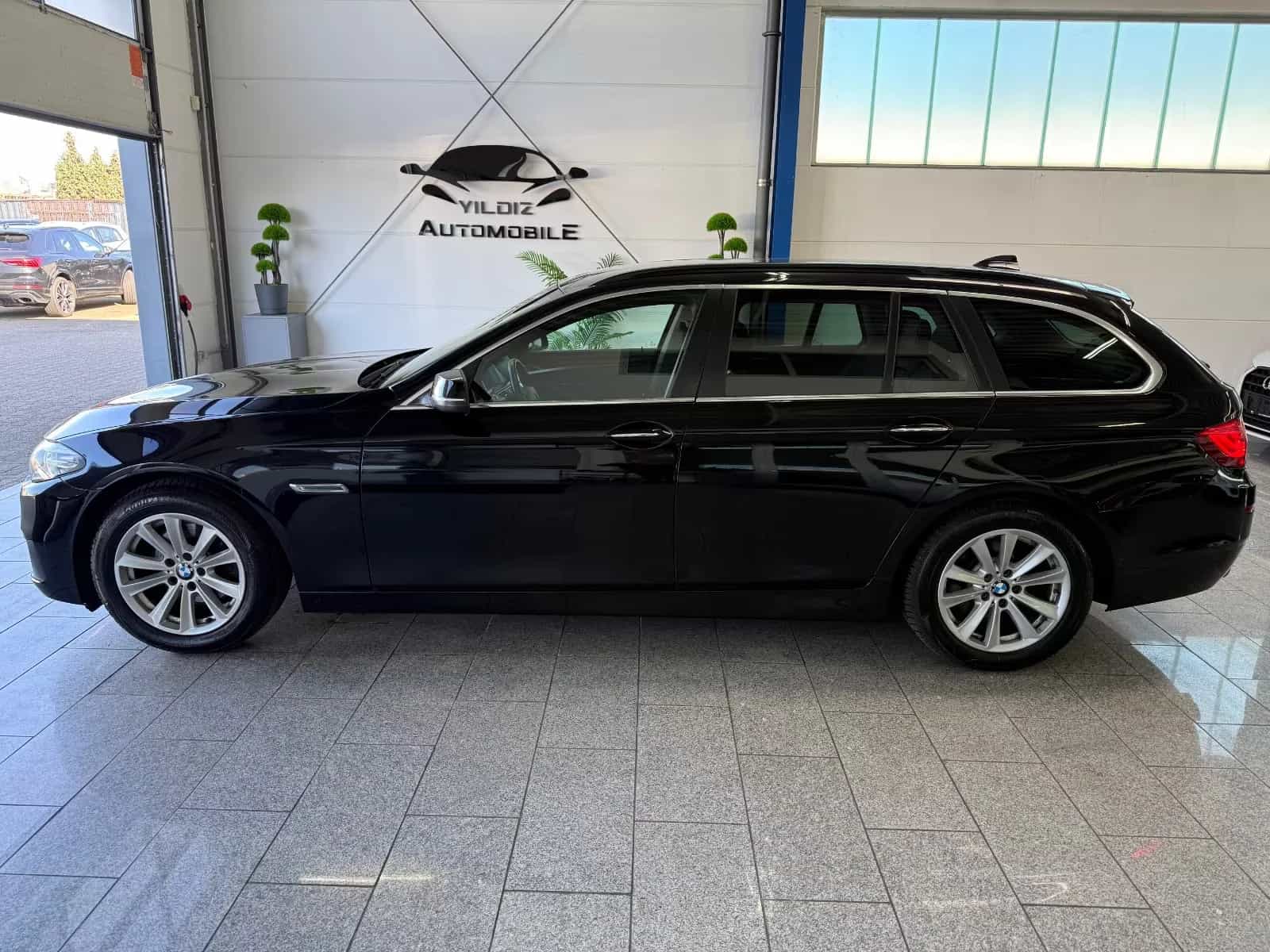 BMW 5 Series 12/2015-photo-9