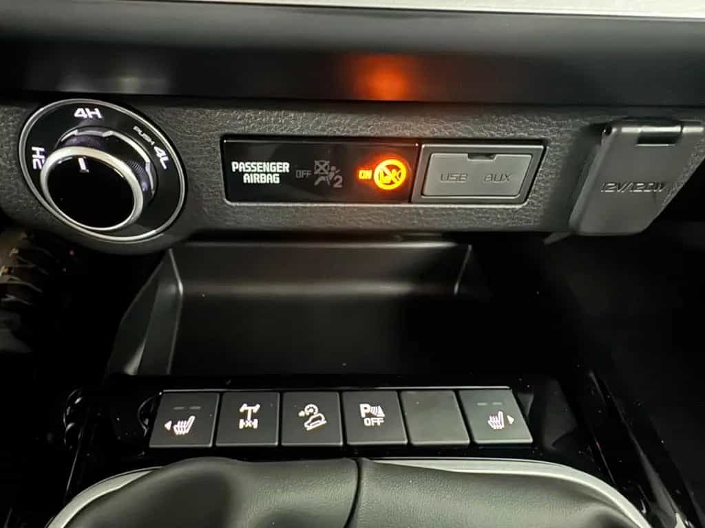 Isuzu D-Max Double Cab 4WD LSE *Schalter|KAMERA|AHK* null-photo-22