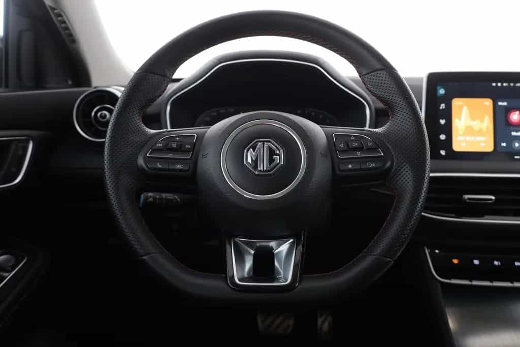 MG HS 1.5 T-GDI Luxury Aut. LED ACC Navi 360° Pano 03/2024-photo-13