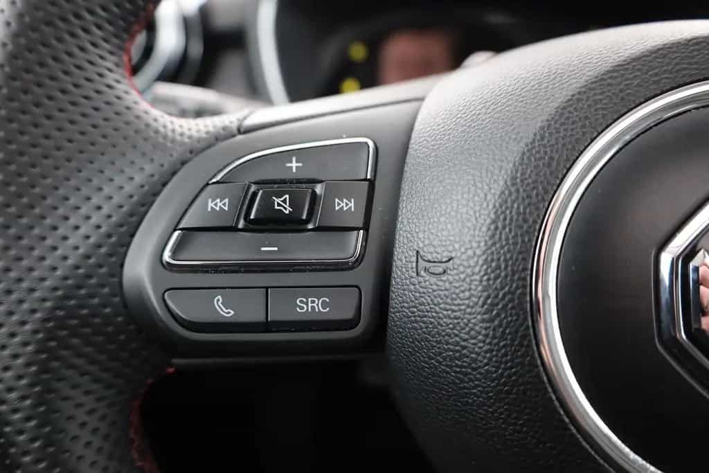 MG HS 1.5 T-GDI Luxury Aut. LED ACC Navi 360° Pano 03/2024-photo-14