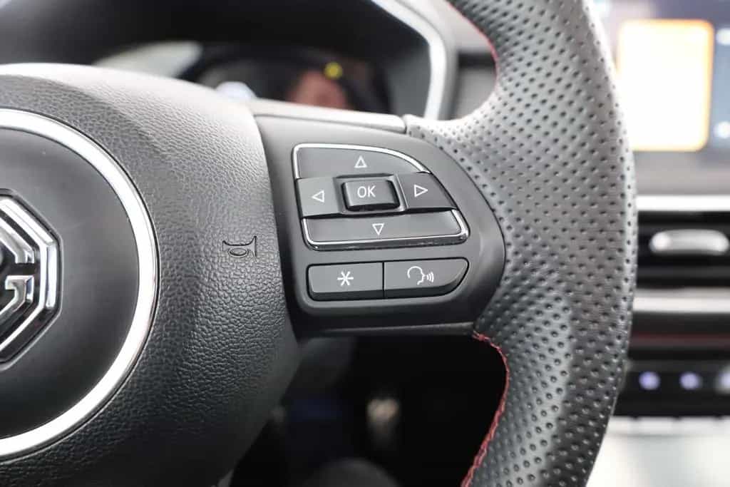 MG HS 1.5 T-GDI Luxury Aut. LED ACC Navi 360° Pano 03/2024-photo-15