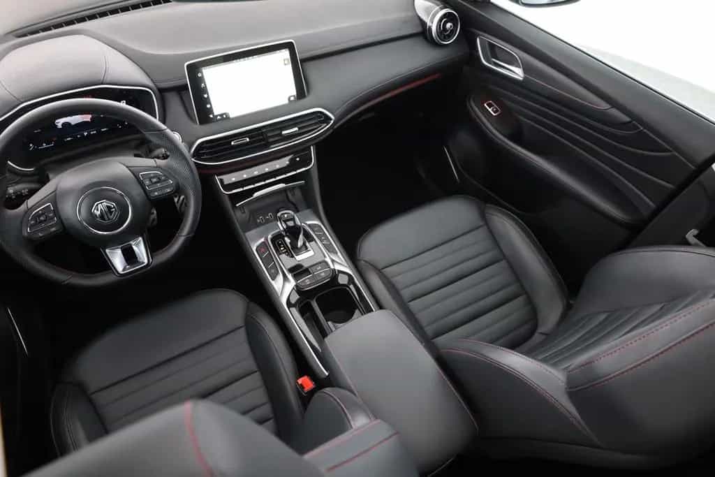 MG HS 1.5 T-GDI Luxury Aut. LED ACC Navi 360° Pano 03/2024-photo-28