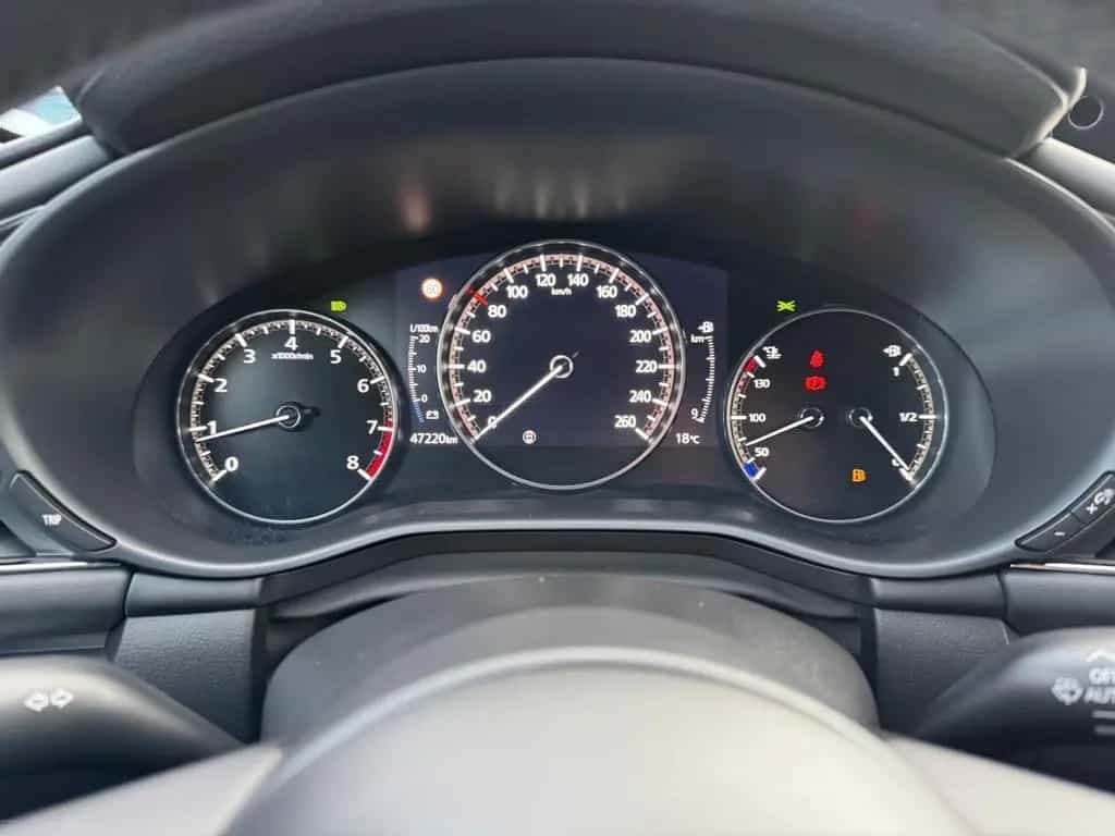 Mazda 3 Selection+AHK+NAVI+360KAMERA+ACC+HEADUP+SHZ+KL 04/2020-photo-19