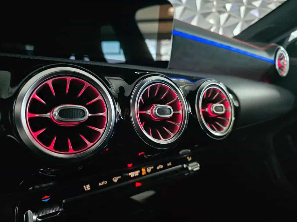 Mercedes-Benz CLA-Class 200 Shooting Brake 7G-DCT "AMG Line" Night 07/2020-photo-21