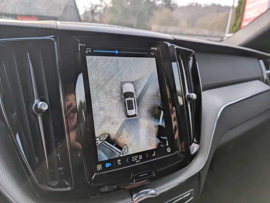 Volvo XC60 B5 AWD Ultimate Dark STHZ AHK 10/2023-photo-8