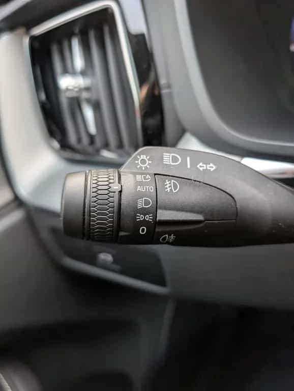 Volvo XC60 B5 AWD Ultimate Dark STHZ AHK 10/2023-photo-9