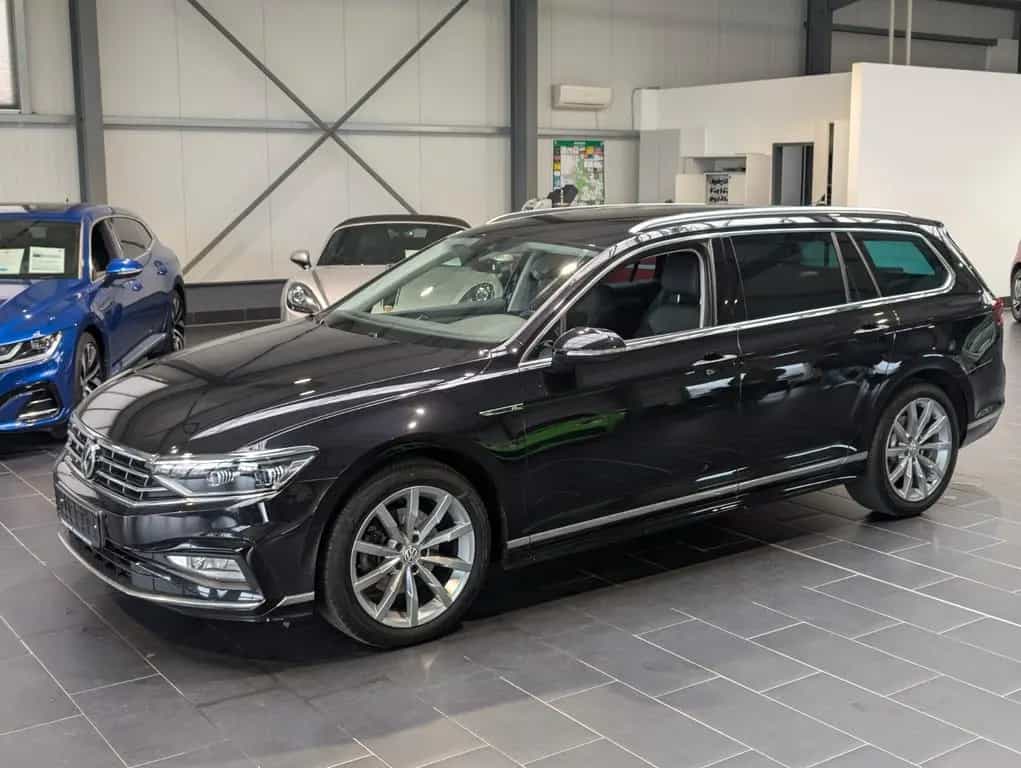 Volkswagen Passat Variant 2.0 TDI SCR DSG Elegance R-Line 08/2020-photo-0