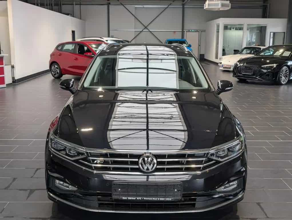 Volkswagen Passat Variant 2.0 TDI SCR DSG Elegance R-Line 08/2020-photo-2