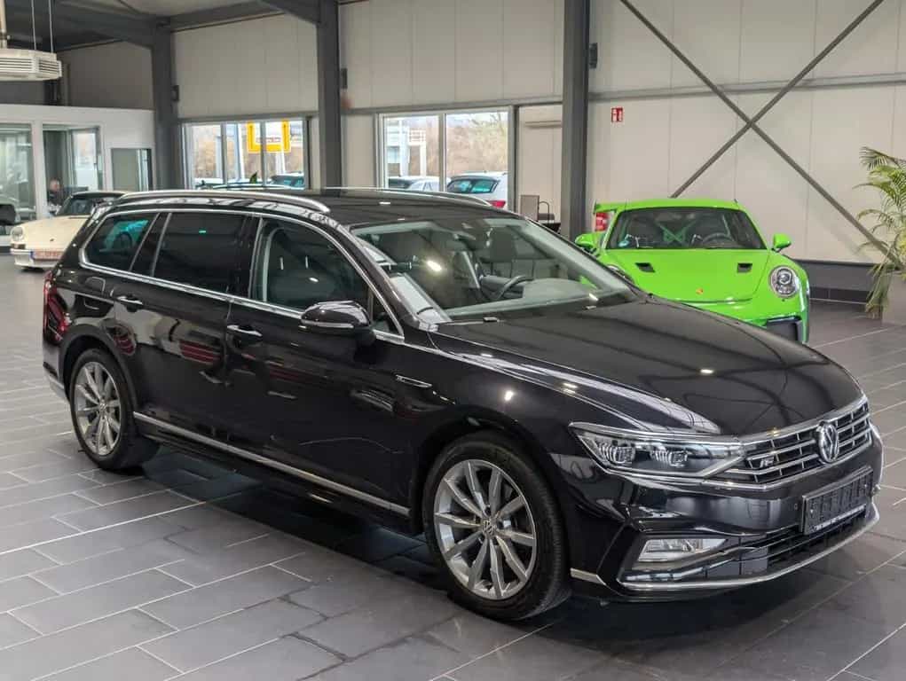 Volkswagen Passat Variant 2.0 TDI SCR DSG Elegance R-Line 08/2020-photo-4