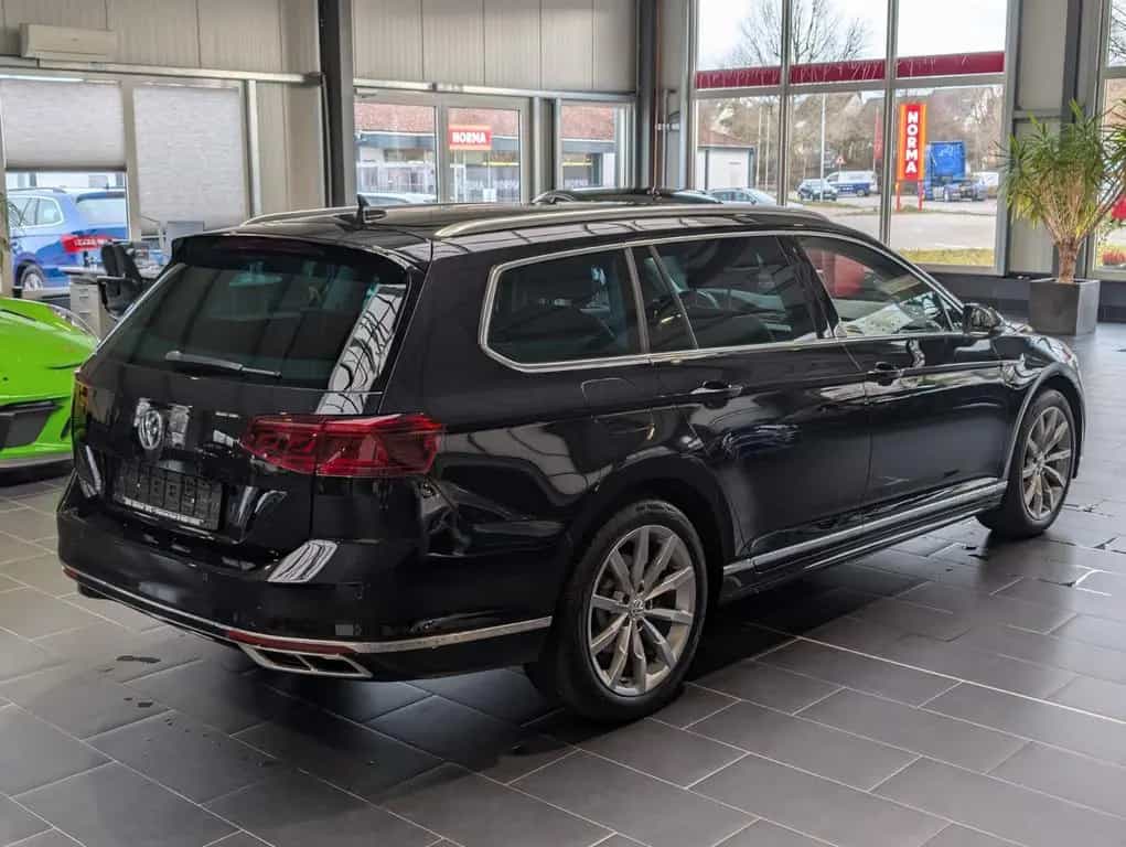 Volkswagen Passat Variant 2.0 TDI SCR DSG Elegance R-Line 08/2020-photo-5