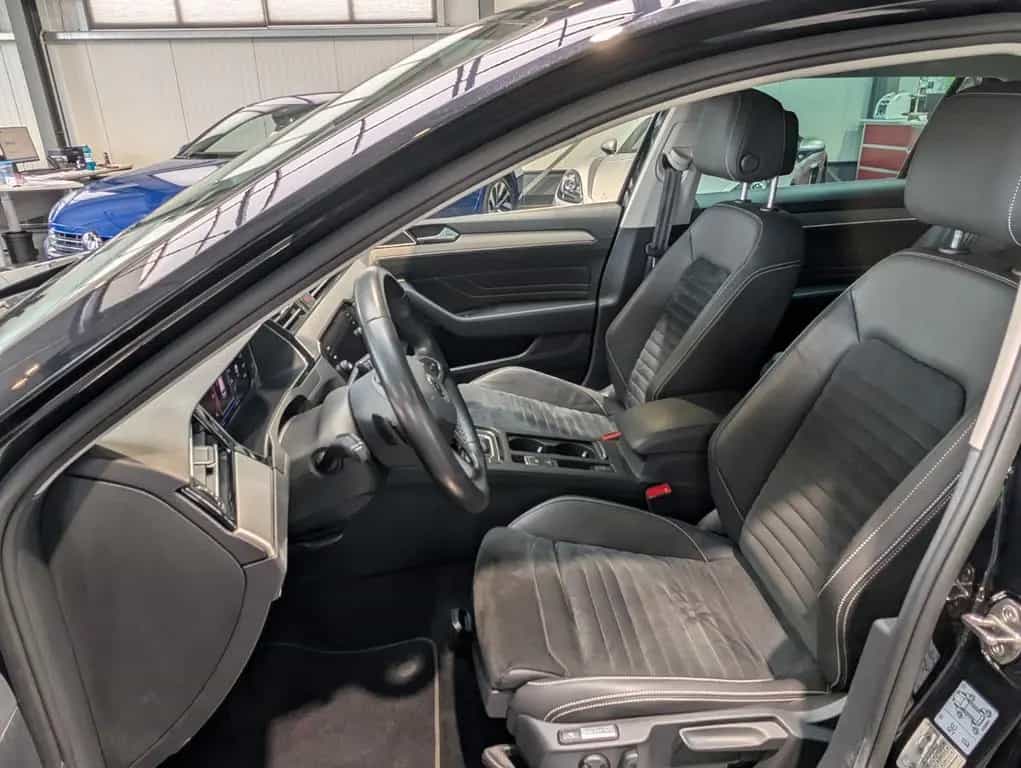 Volkswagen Passat Variant 2.0 TDI SCR DSG Elegance R-Line 08/2020-photo-7