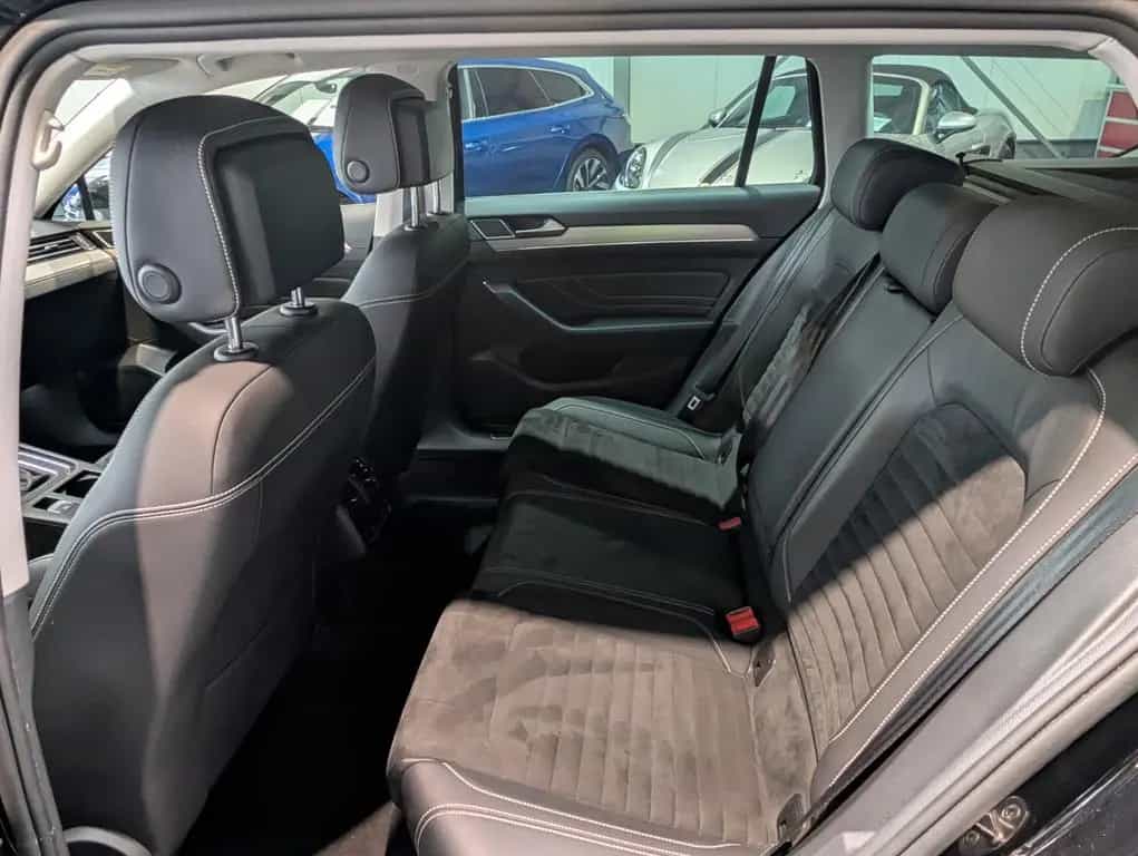 Volkswagen Passat Variant 2.0 TDI SCR DSG Elegance R-Line 08/2020-photo-8