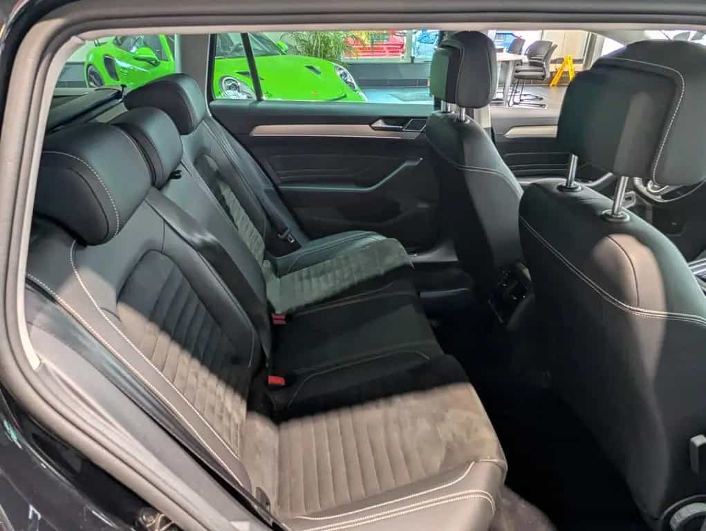 Volkswagen Passat Variant 2.0 TDI SCR DSG Elegance R-Line 08/2020-photo-9