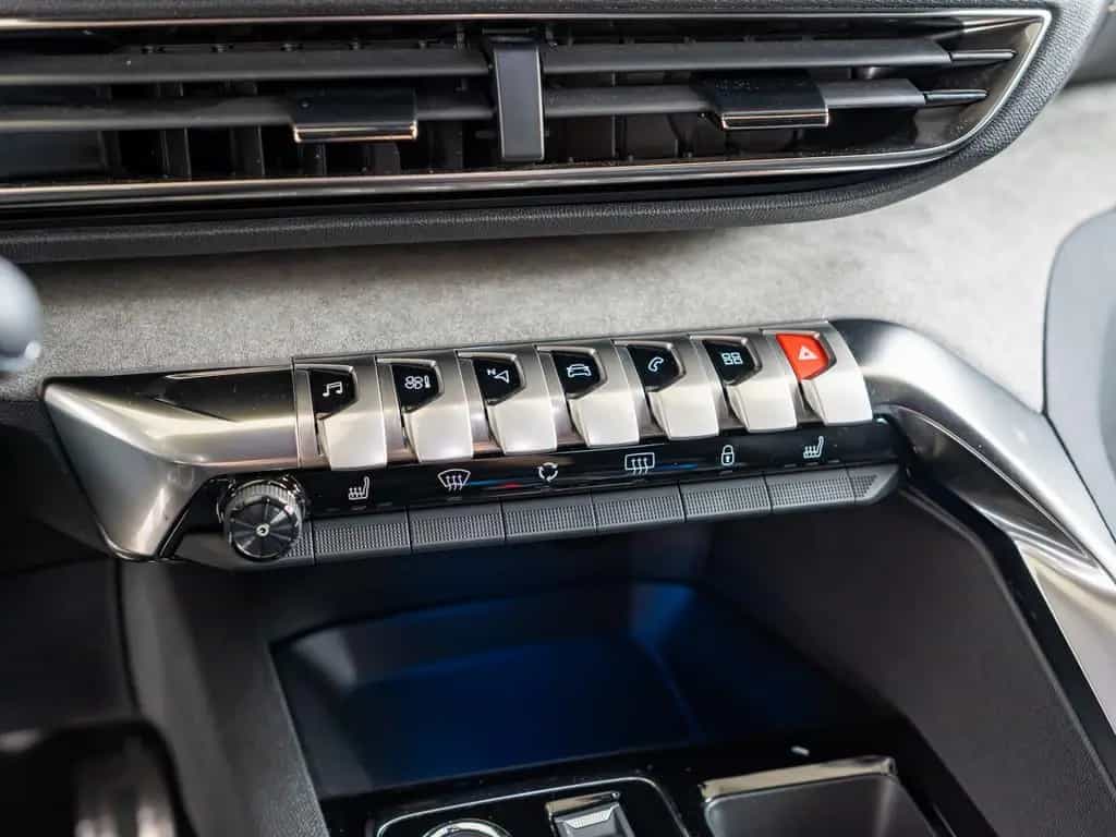 Peugeot 3008 GT Hybrid 136 e-DSC6 AHK ACC LED NAVI SHZ 02/2024-photo-11