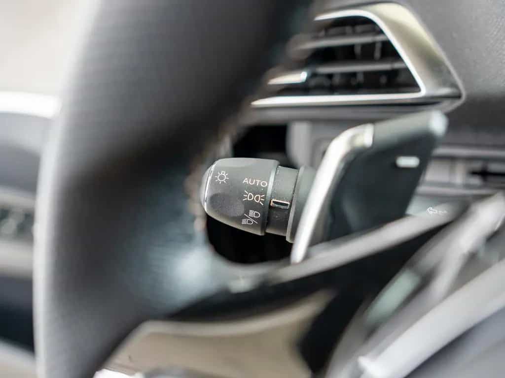Peugeot 3008 GT Hybrid 136 e-DSC6 AHK ACC LED NAVI SHZ 02/2024-photo-16