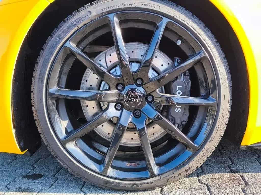 Lotus Emira V6 Automatik Hethel Yellow - by LOTUS HAES 02/2026-photo-4