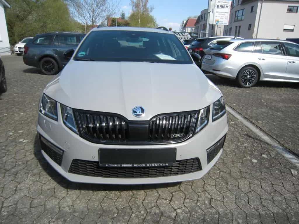 Skoda Octavia Combi RS 245 09/2017-photo-1