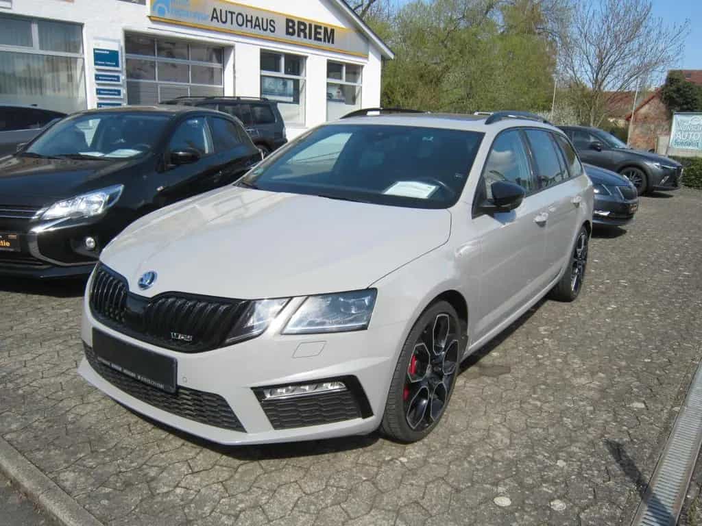 Skoda Octavia Combi RS 245 09/2017-photo-2