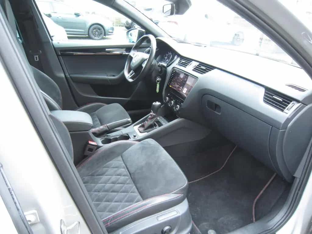 Skoda Octavia Combi RS 245 09/2017-photo-22