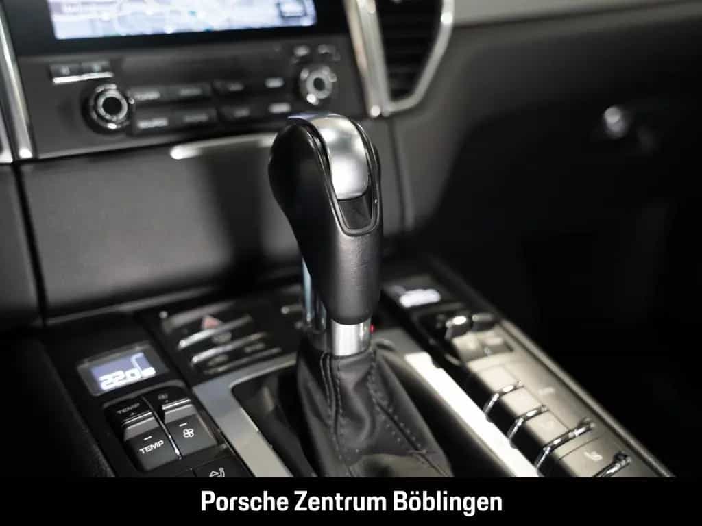 Porsche Macan GTS Standheizung Surround-View Luftfederun 01/2018-photo-24