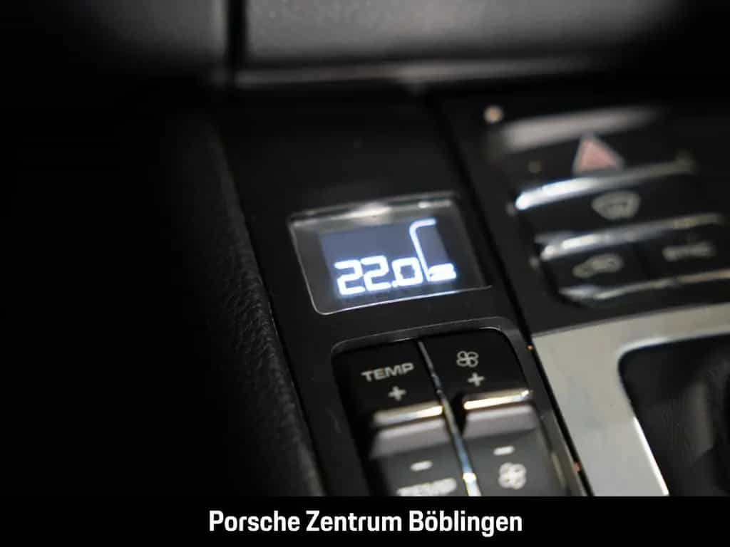 Porsche Macan GTS Standheizung Surround-View Luftfederun 01/2018-photo-25