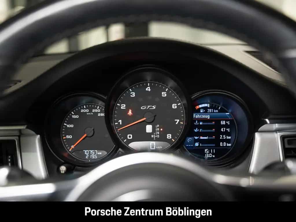 Porsche Macan GTS Standheizung Surround-View Luftfederun 01/2018-photo-29