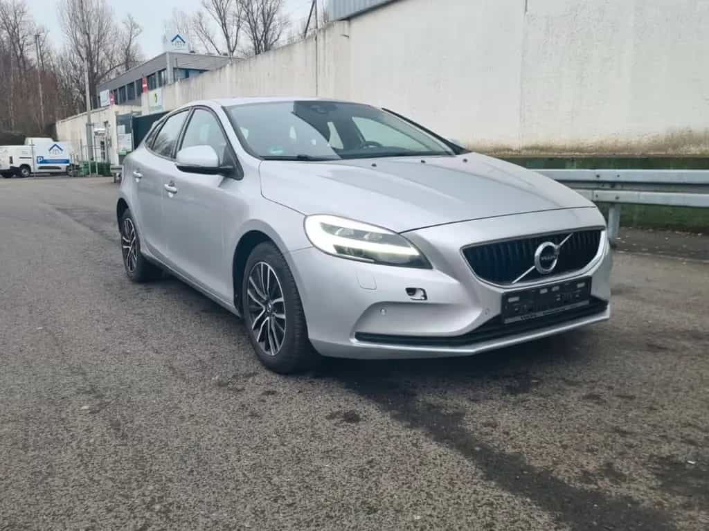 Volvo V40 Momentum, Automatik, Navi, LED, Garantie 01/2017-photo-1