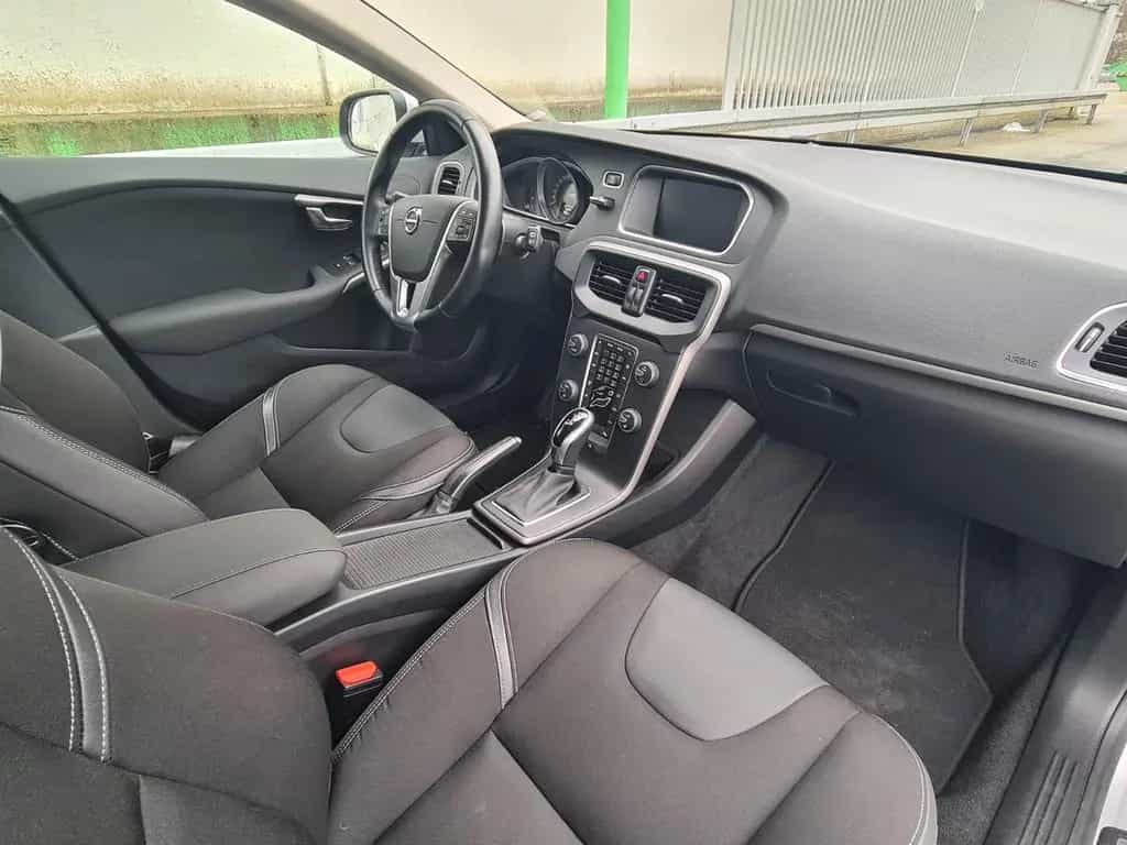 Volvo V40 Momentum, Automatik, Navi, LED, Garantie 01/2017-photo-10