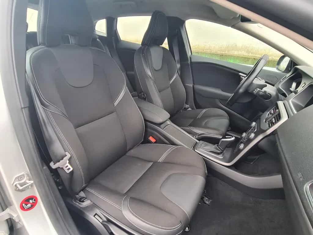 Volvo V40 Momentum, Automatik, Navi, LED, Garantie 01/2017-photo-11