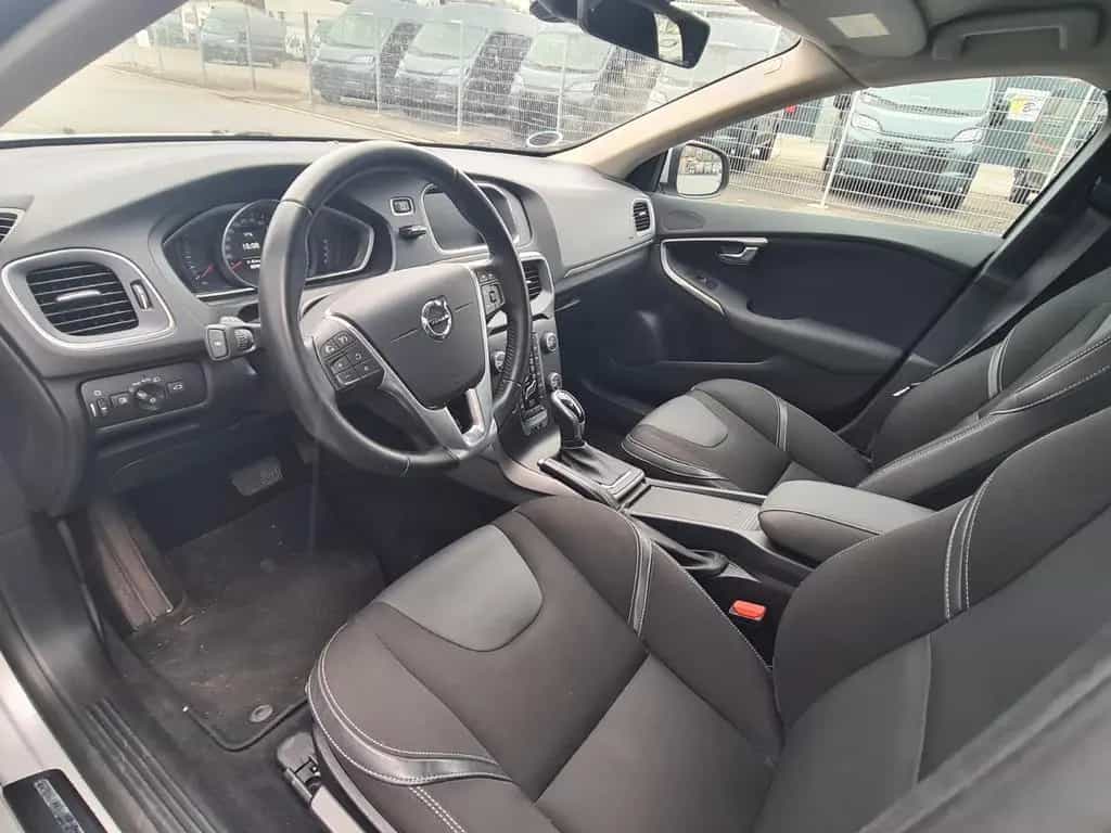 Volvo V40 Momentum, Automatik, Navi, LED, Garantie 01/2017-photo-8