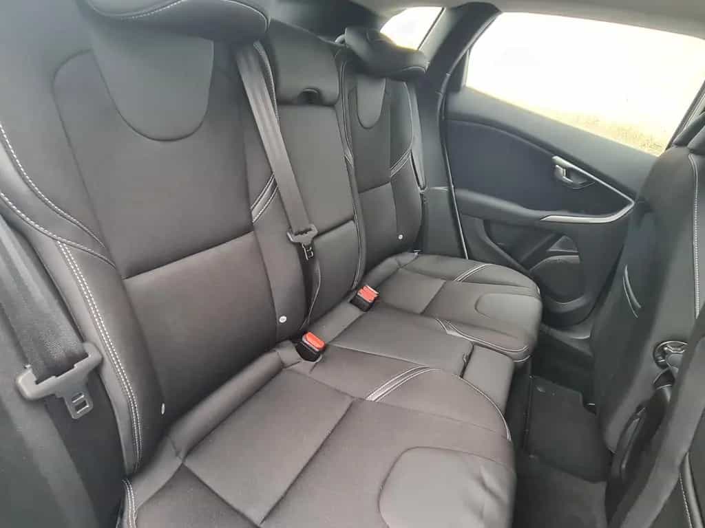 Volvo V40 Momentum, Automatik, Navi, LED, Garantie 01/2017-photo-9