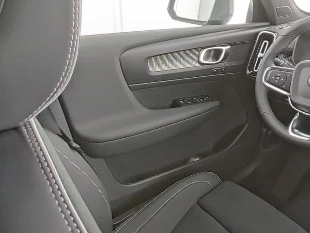 Volvo XC40 B3 Benzin Core Automatik 06/2025-photo-11