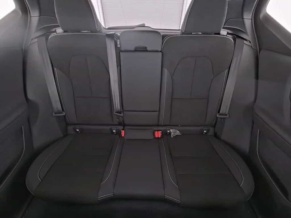 Volvo XC40 B3 Benzin Core Automatik 06/2025-photo-12
