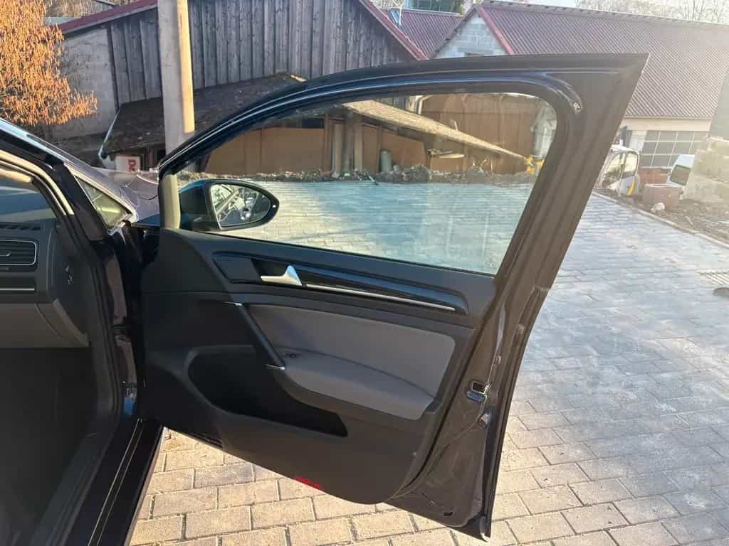Volkswagen Golf VII Highline BMT *Scheckheft*1.Hand²* 09/2014-photo-22