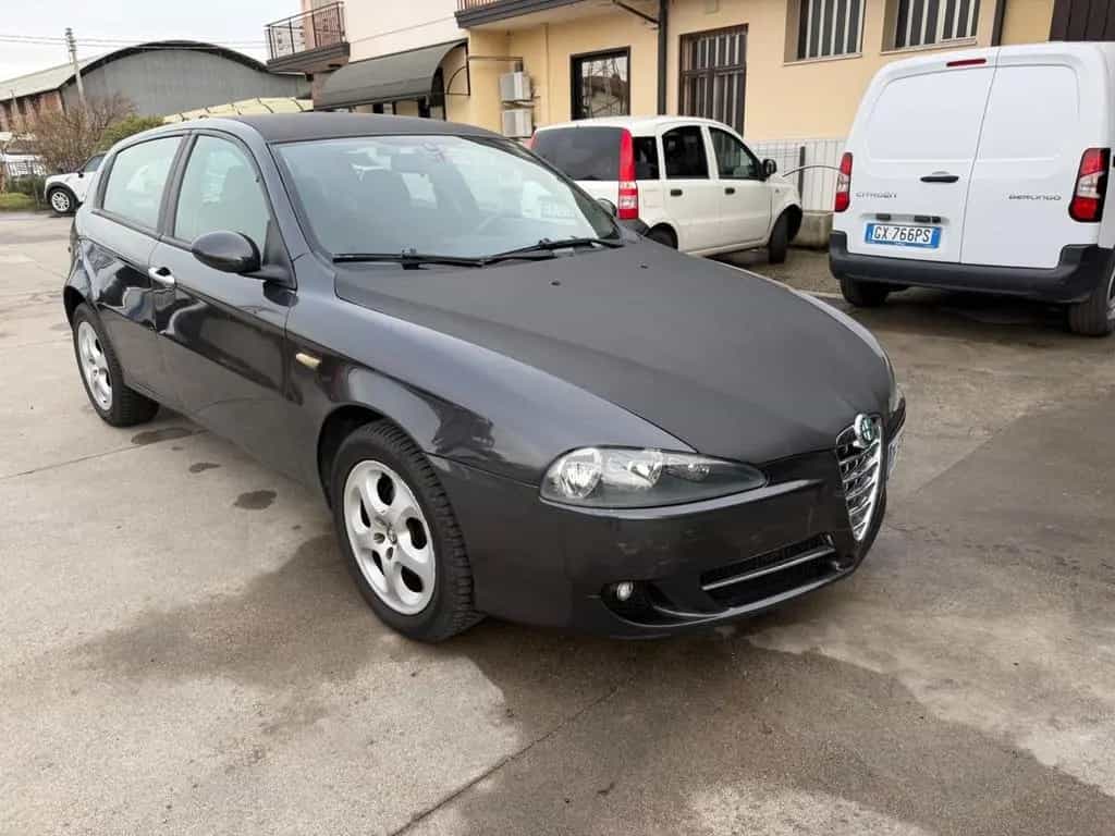 Alfa Romeo 147 1.9 JTD M-JET 16V 5 porte Dist. 11/2007-photo-1